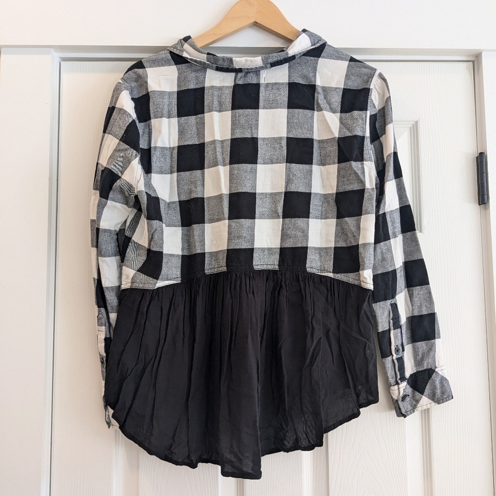 Beachlunchlounge Ruffle Back Flannel